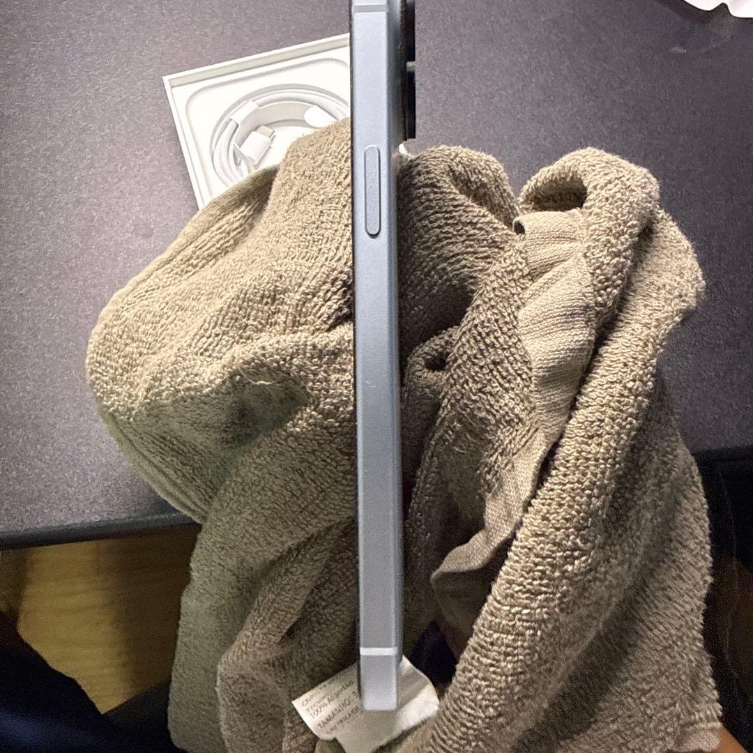 け*る様 【美品】iPhone15Plus 256GB ブルー