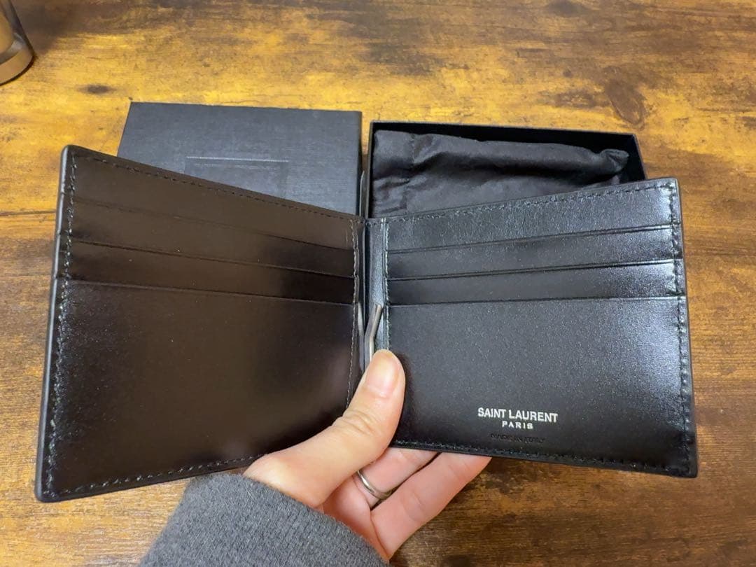 《新品未使用》SAINT LAURENT ブラックレザー マネークリップ