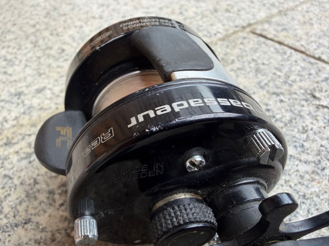 ABU アブガルシア アンバサダー Real2Deal2 UC 4600C 黒