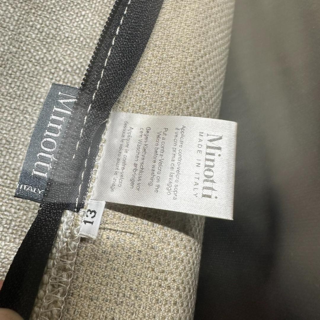 Minotti　最高峰　ミノッティ　背当てクッション　1個　中古