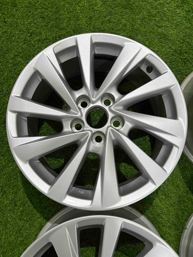 美品 トヨタ純正 カムリ 70系 後期 アルミホイール 17インチ 4本セット