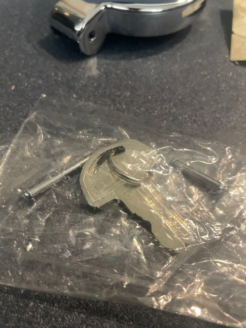 スズキGT380 タンクキャップ　純正新品