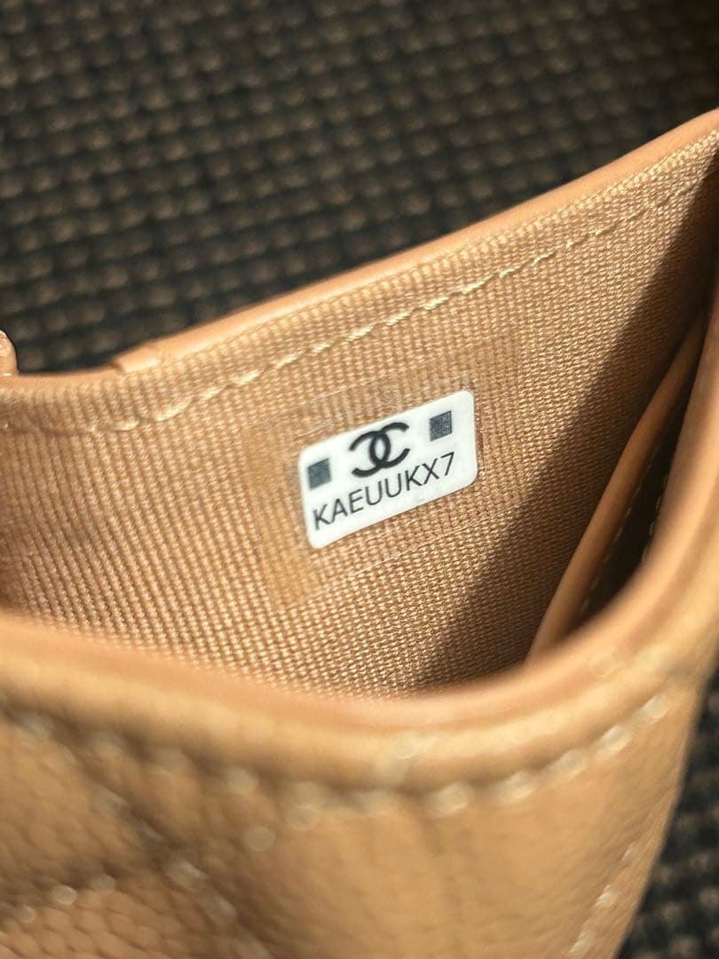 週末値下げ‼︎CHANEL ベージュ 三つ折り財布 キャビアスキン　キルティング