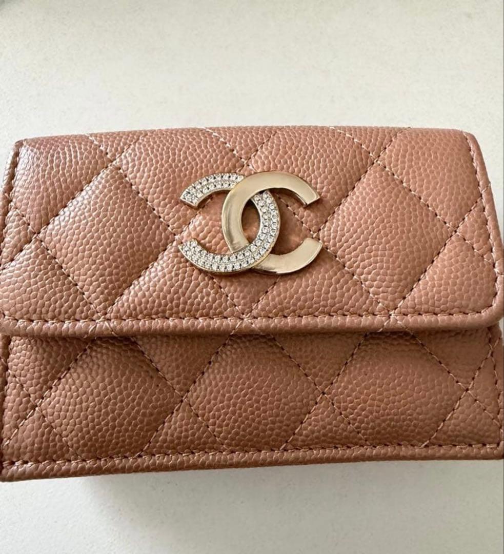 週末値下げ‼︎CHANEL ベージュ 三つ折り財布 キャビアスキン　キルティング