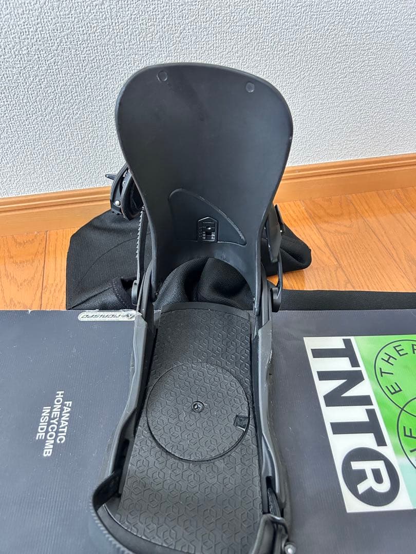 TNT スノーボード ユニオンバインディング2点セット　Taka