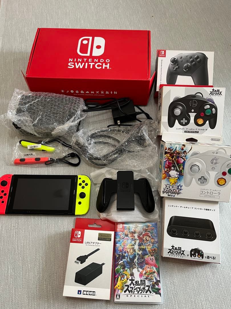 NintendoSwitchニンテンドースイッチ本体　大乱闘スマッシュブラザーズ