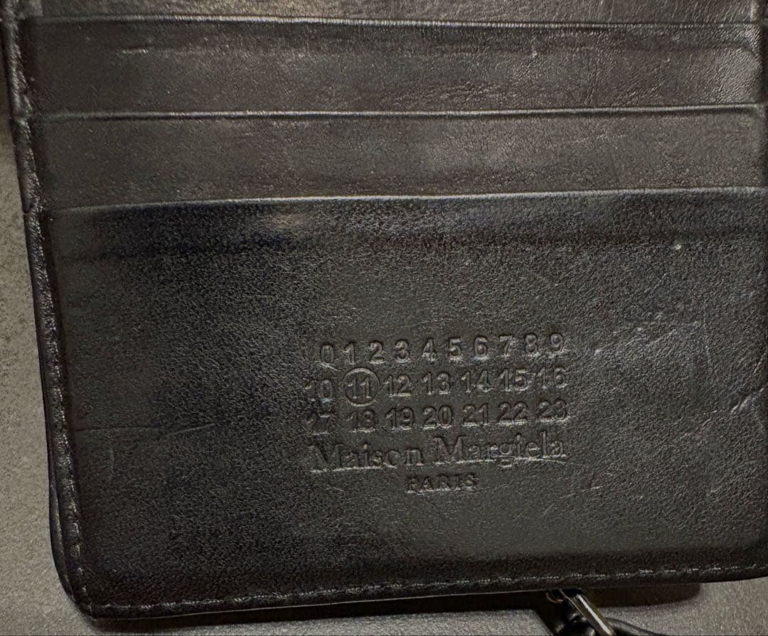 マルジェラ ブラックレザー 二つ折り財布