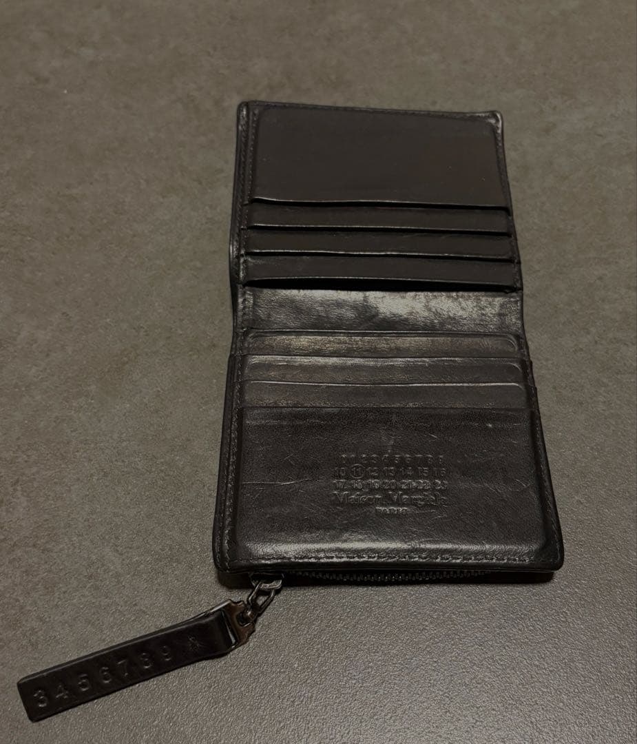 マルジェラ ブラックレザー 二つ折り財布