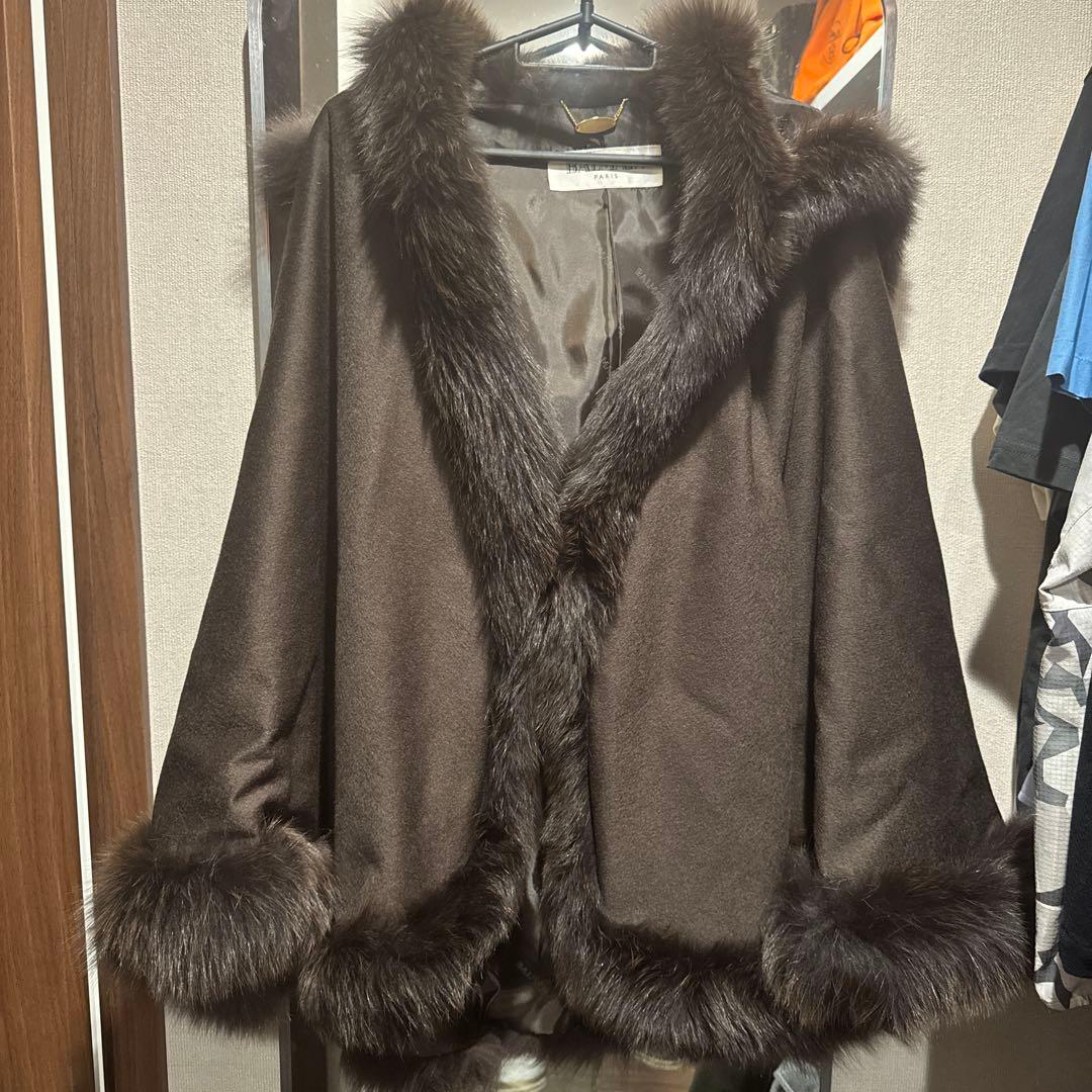 バルマン　ダークブラウン フード付き　カシミヤ　美品　ケープ　ポンチョ