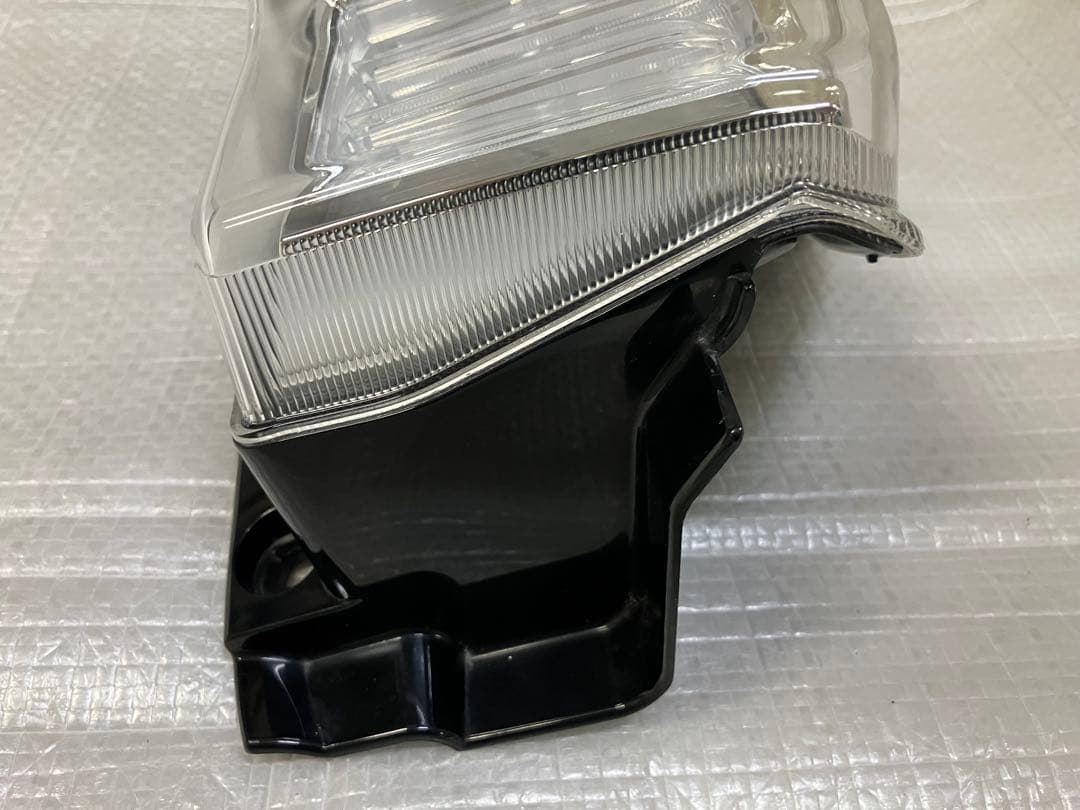 ♦︎ダイハツ★タントカスタムLA600S左純正テールランプ♦︎インナーメッキタイプ♦︎