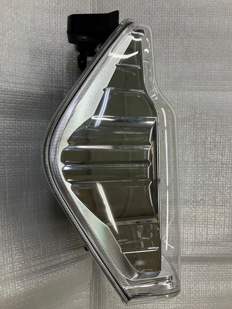 ♦︎ダイハツ★タントカスタムLA600S左純正テールランプ♦︎インナーメッキタイプ♦︎