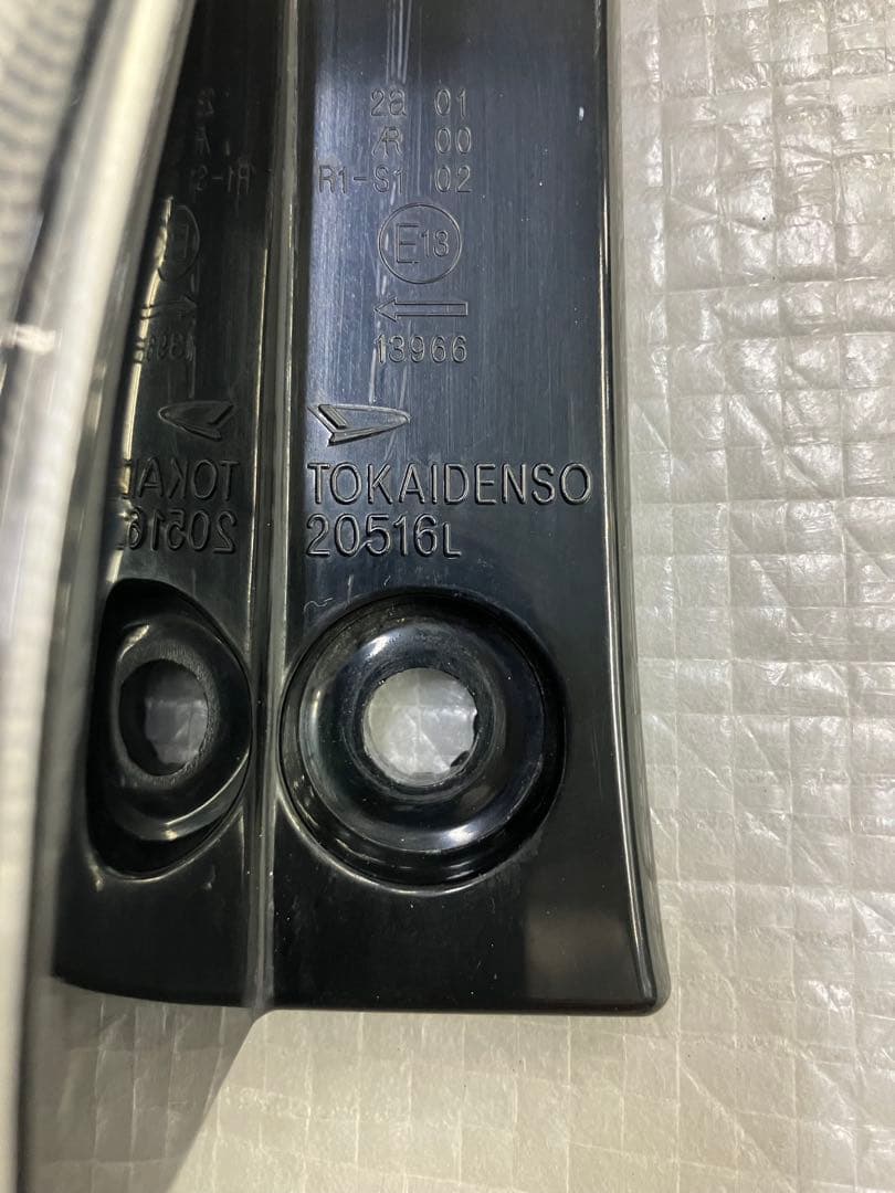 ♦︎ダイハツ★タントカスタムLA600S左純正テールランプ♦︎インナーメッキタイプ♦︎