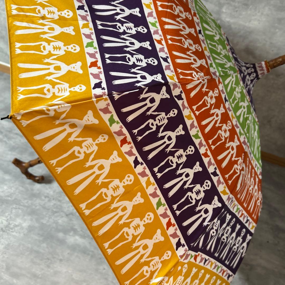 【美品】 Vivienne Westwood 折り畳み 傘 総柄 スカル