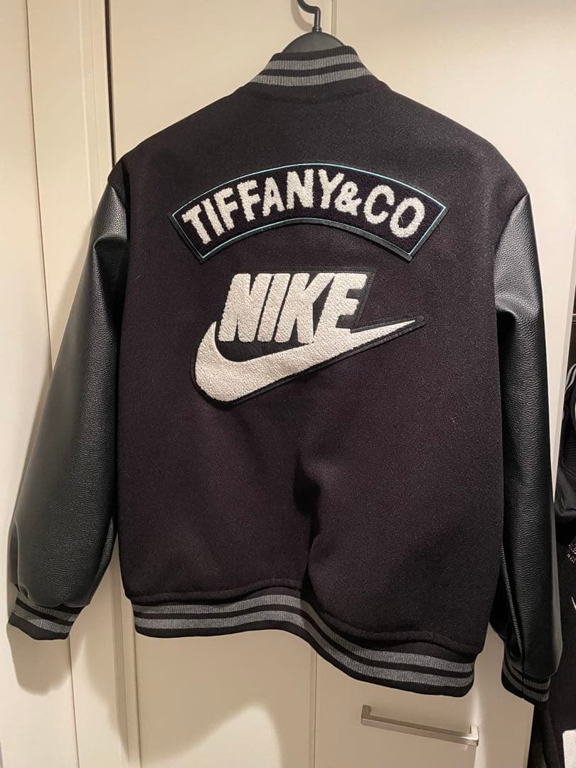 ナイキ　ティファニー　スタジャン