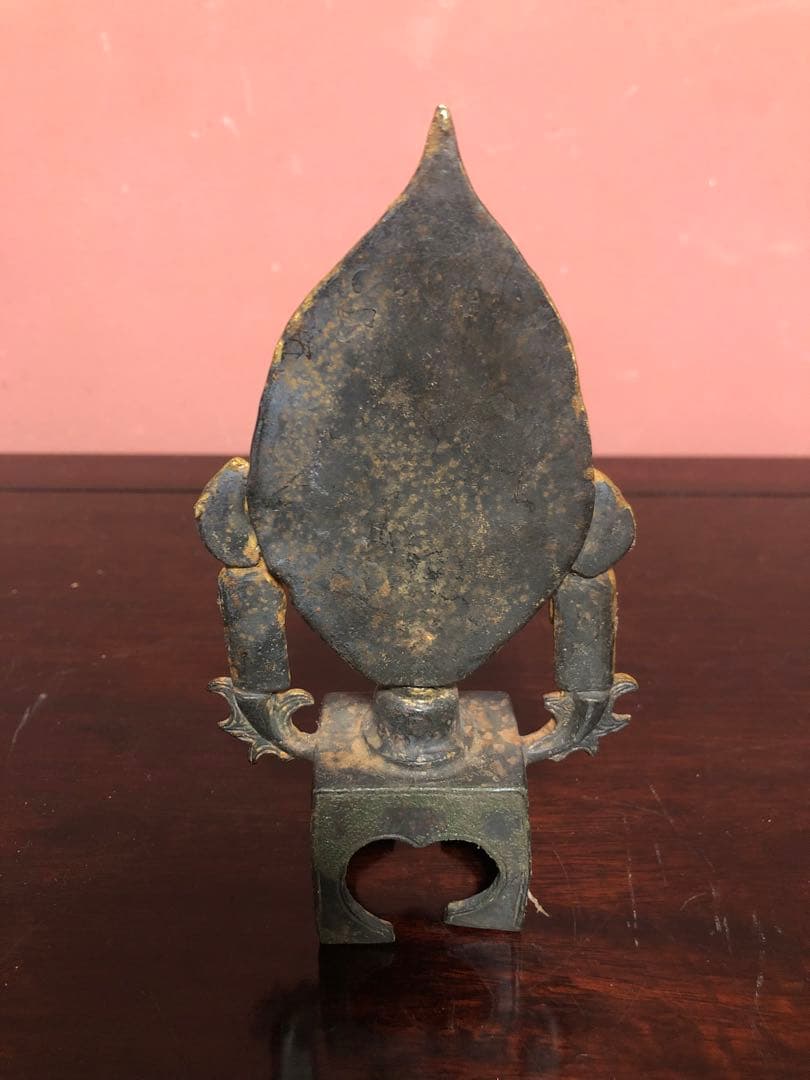 古格を備えた中国古代三尊形式金銅仏木箱入