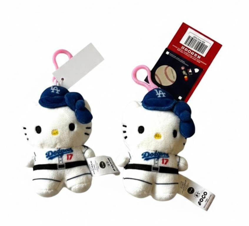 ハローキティー × ドジャース 大谷翔平 背番号 17 フック付き 高さ12cm