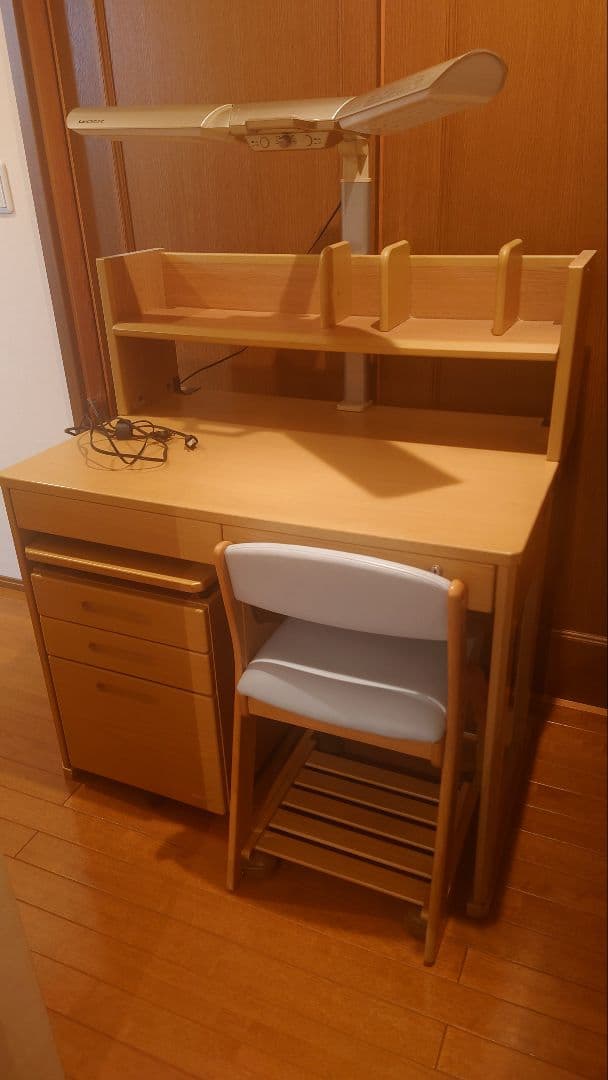 コイズミ 木製学習机セット 本棚 ライト付き【受け渡し限定】