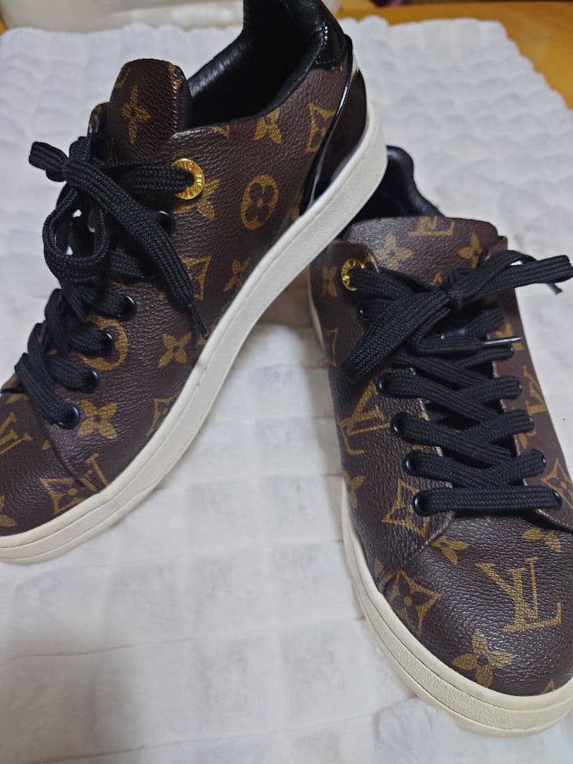 LOUIS VUITTON スニーカー　モノグラム 美品