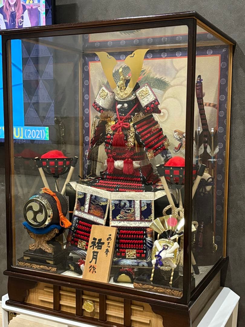 五月人形 武士の鎧飾り ケース付き