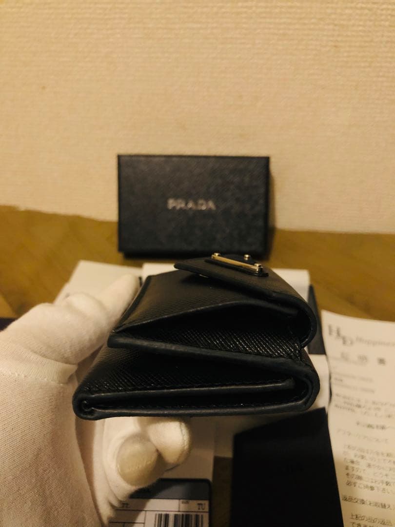 PRADA サフィアーノレザー 三つ折り財布 ブラックICチップ(RFID)搭載