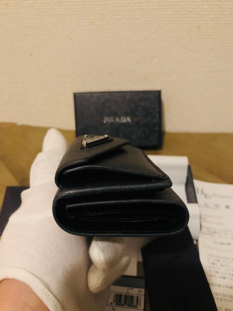 PRADA サフィアーノレザー 三つ折り財布 ブラックICチップ(RFID)搭載