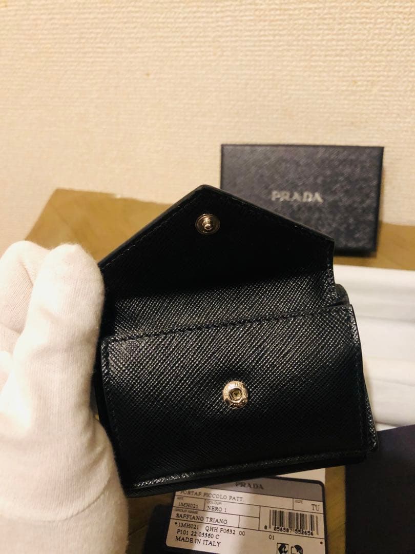 PRADA サフィアーノレザー 三つ折り財布 ブラックICチップ(RFID)搭載