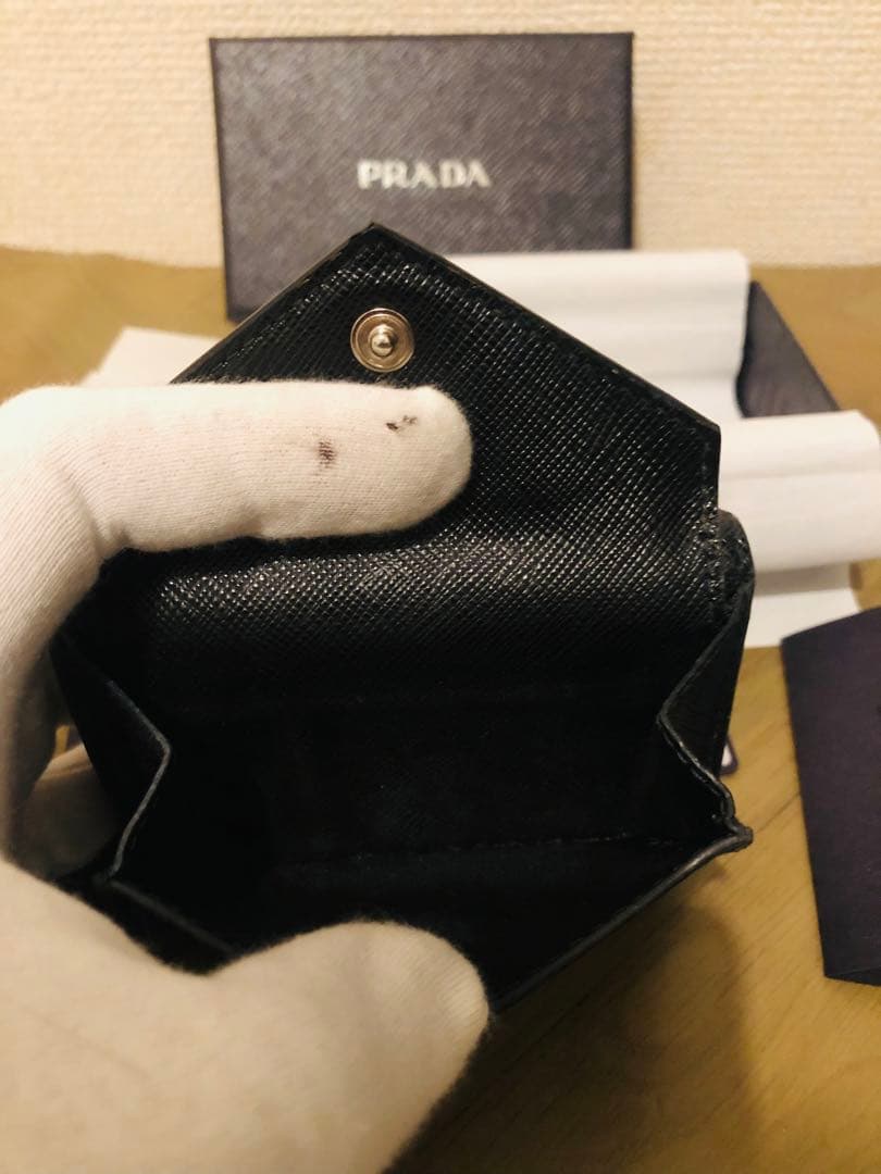 PRADA サフィアーノレザー 三つ折り財布 ブラックICチップ(RFID)搭載