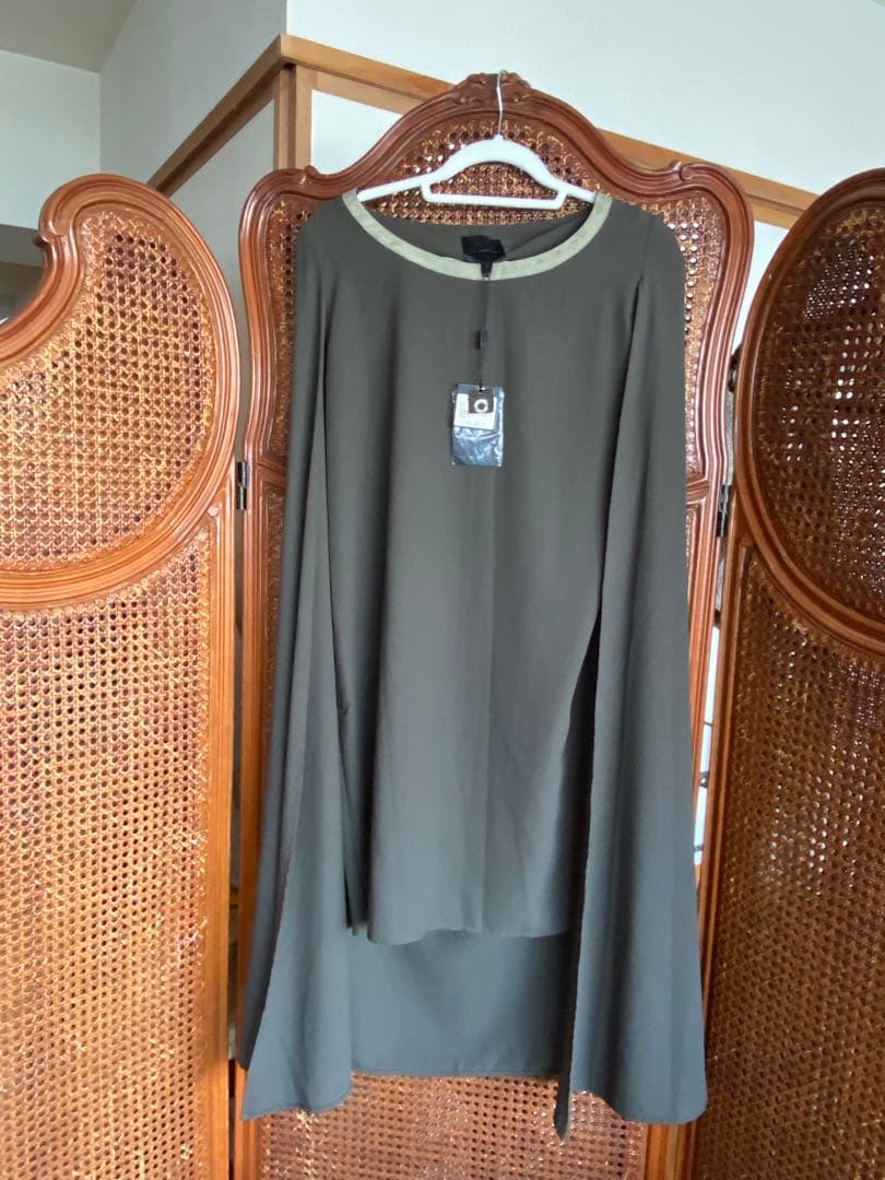 オリーブグリーン ポンチョ風長袖カットソーワンピース