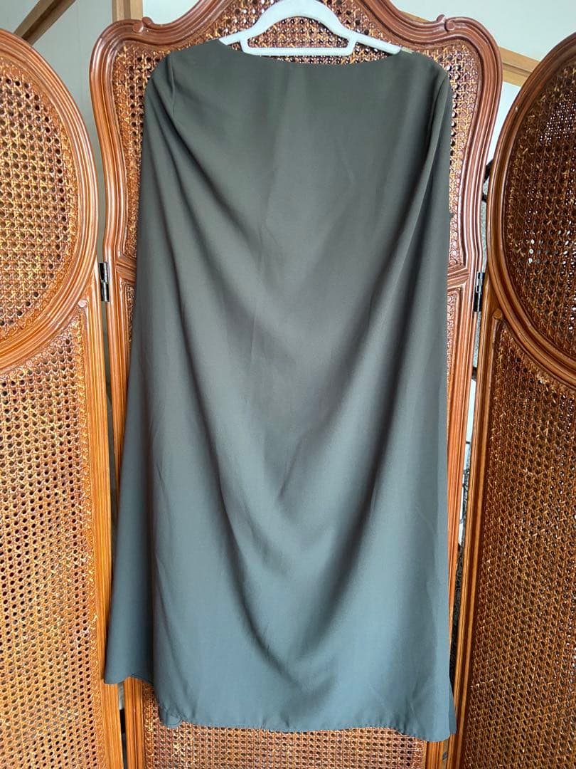 オリーブグリーン ポンチョ風長袖カットソーワンピース