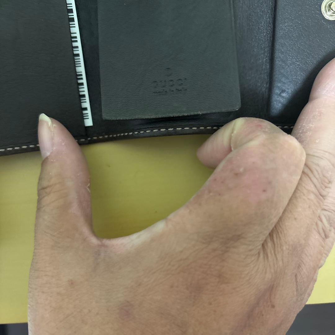 GUCCI キーケース ハート型ロゴ付き