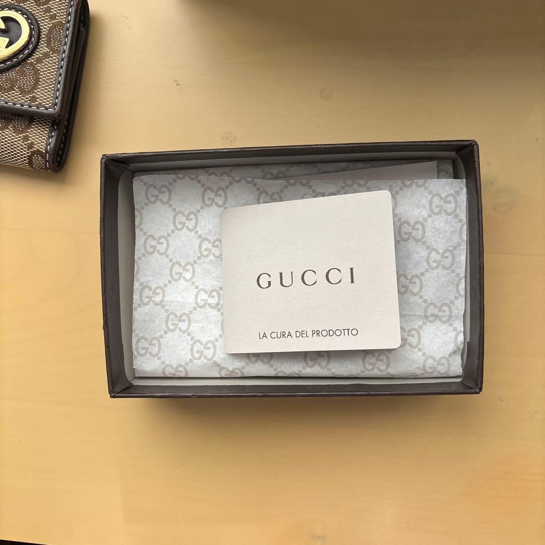 GUCCI キーケース ハート型ロゴ付き