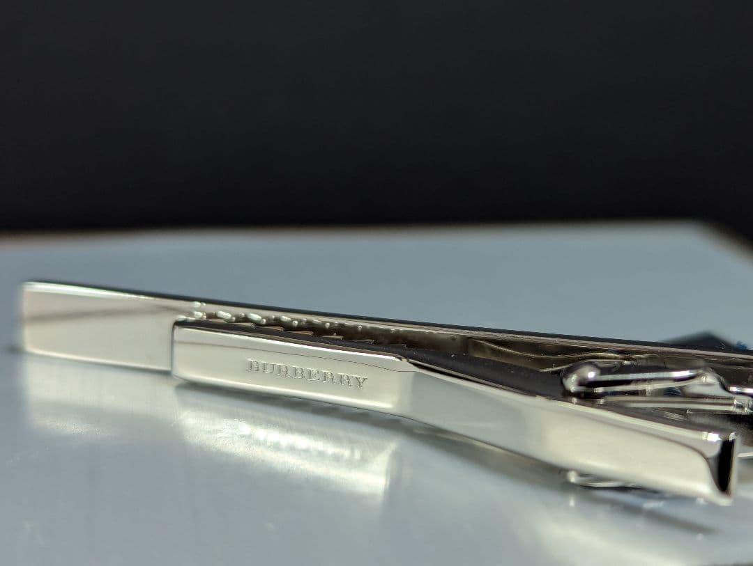 BURBERRY　ネクタイピン　未使用　シルバー　クリスマス