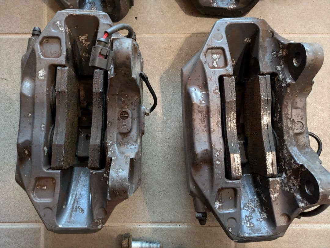 トゥアレグ ブレンボ ブレーキキャリパー