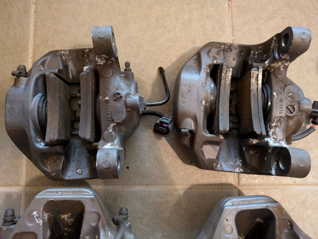 トゥアレグ ブレンボ ブレーキキャリパー