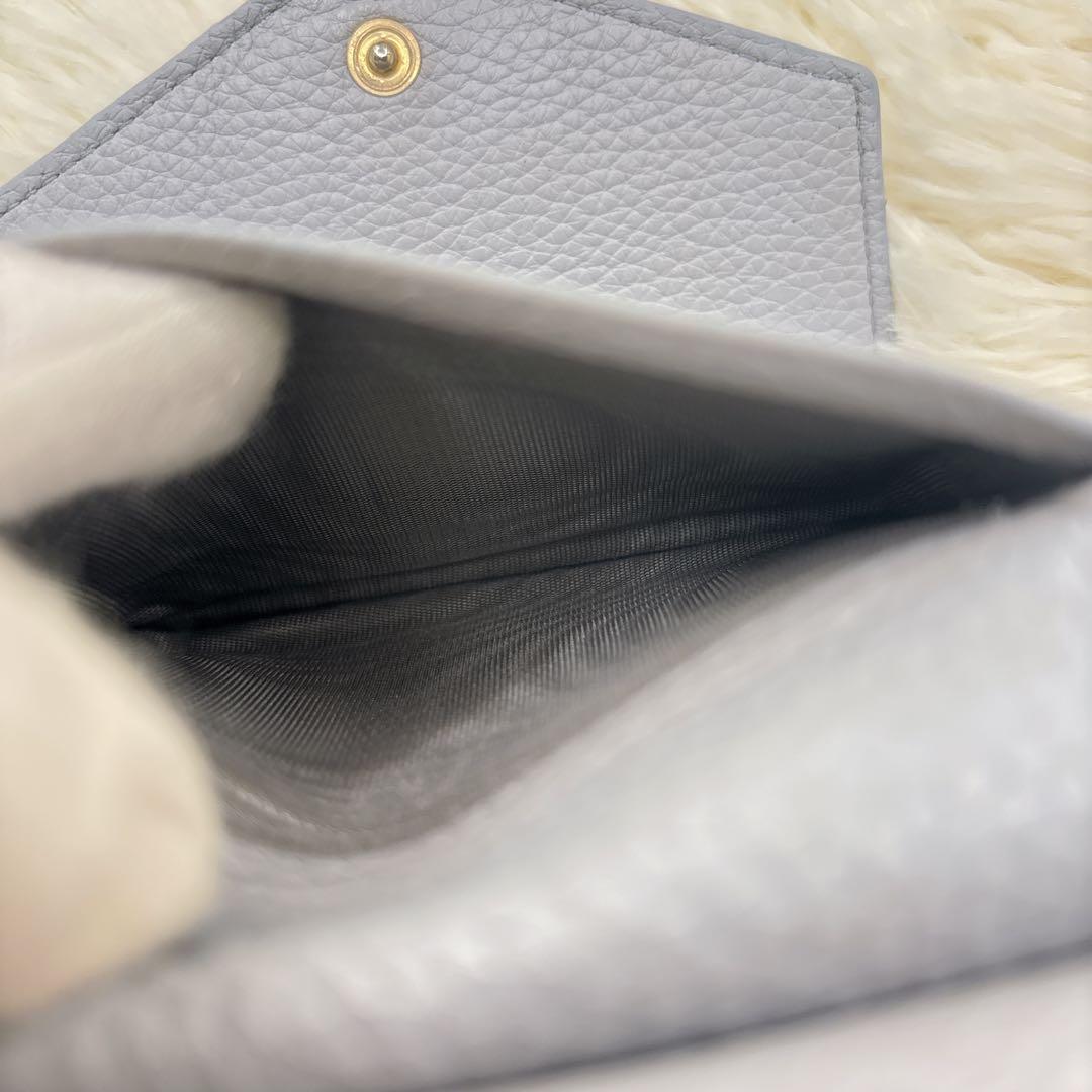 現行♡ミュウミュウ 三つ折り財布 ヴィッテロダイノレザー コーンフラワーブルー