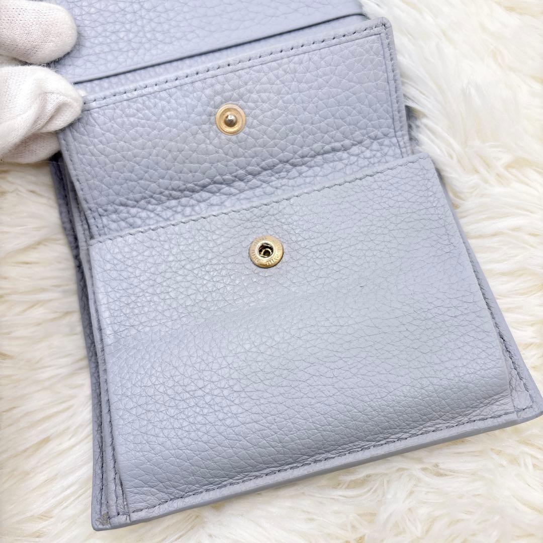 現行♡ミュウミュウ 三つ折り財布 ヴィッテロダイノレザー コーンフラワーブルー