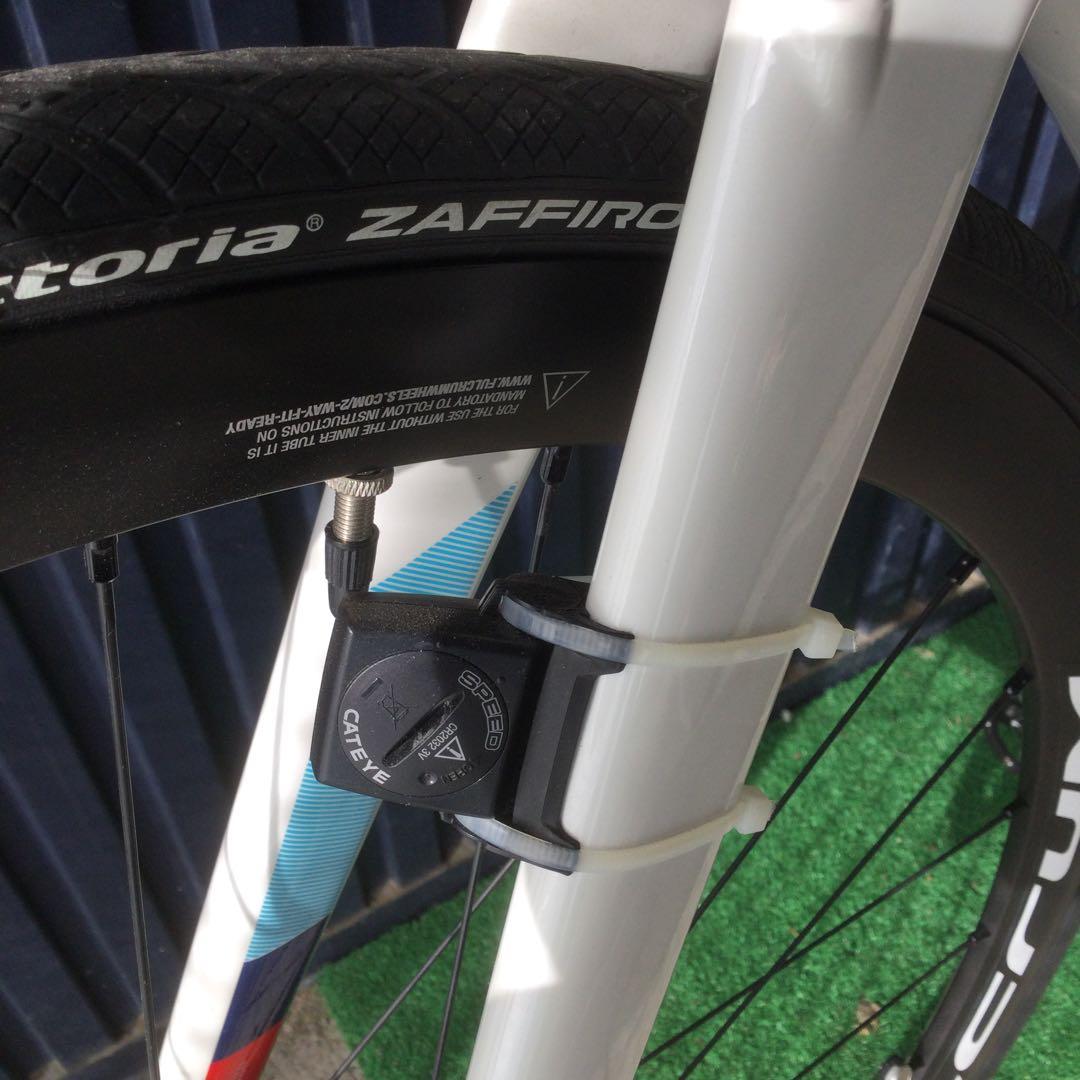 FOCUS ロードバイク ホワイト フルクラムホイール　引き取り限定