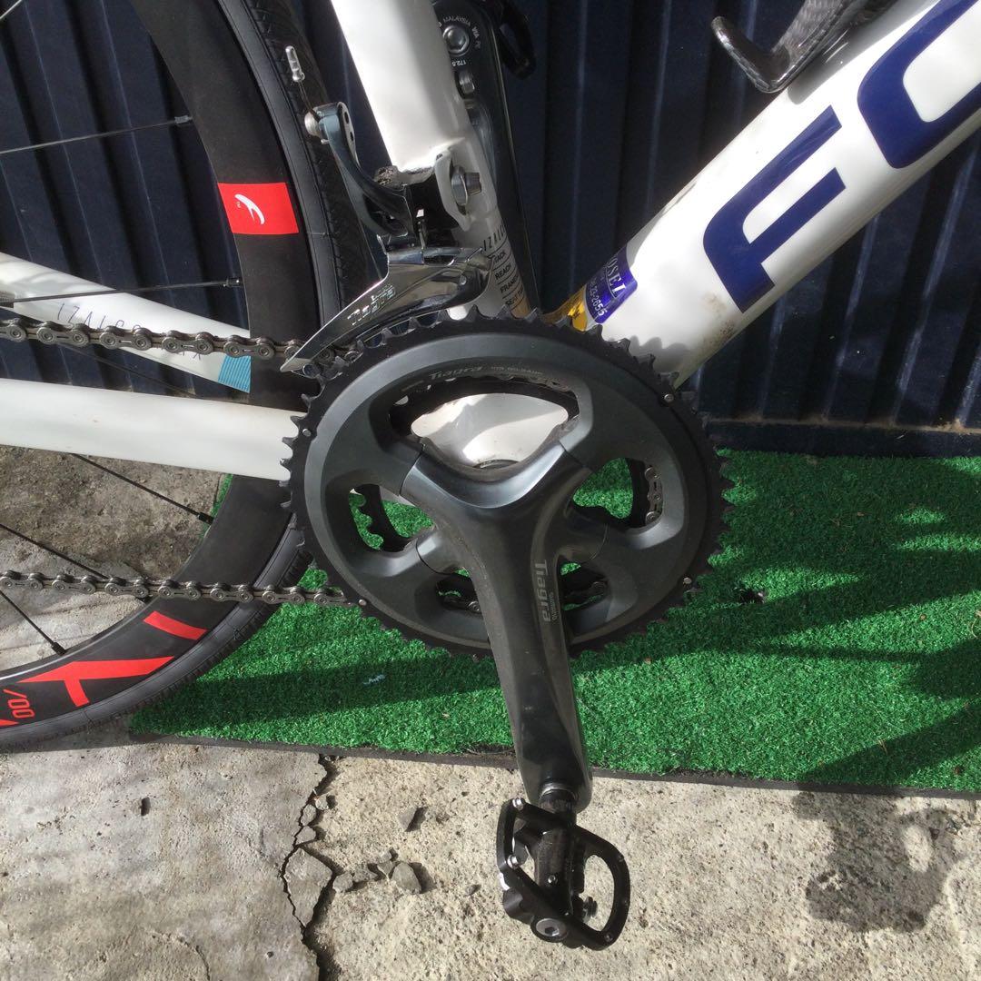 FOCUS ロードバイク ホワイト フルクラムホイール　引き取り限定