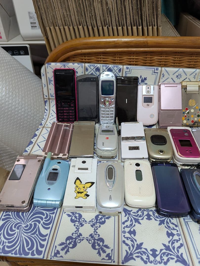 が*ら様 ガラケー 携帯電話 おまとめ 34台☆ 動作未確認 ジャンク
