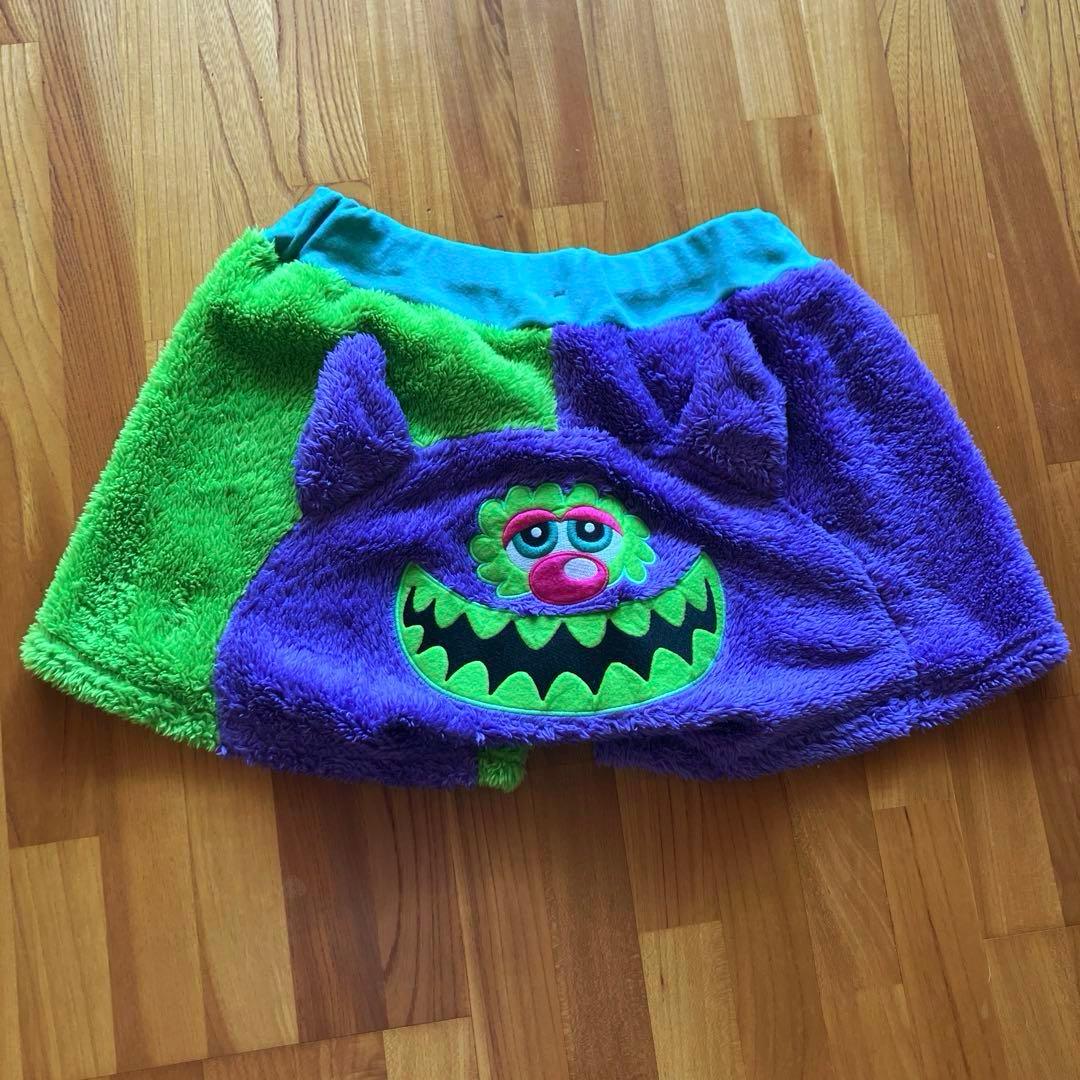 ラブレボ　パーカー　アウター　ショートパンツ　セットアップ　モンスター　2点