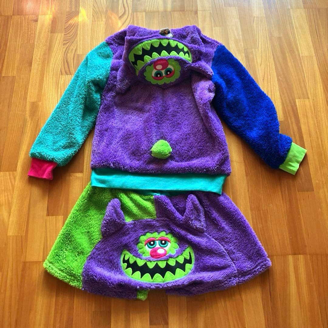ラブレボ　パーカー　アウター　ショートパンツ　セットアップ　モンスター　2点