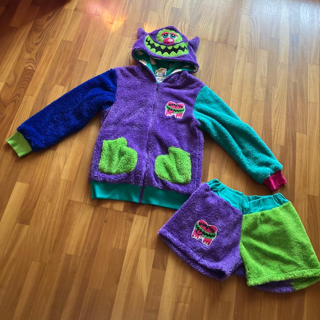 ラブレボ　パーカー　アウター　ショートパンツ　セットアップ　モンスター　2点
