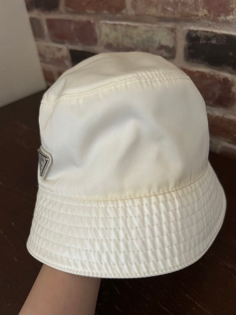 プラダ　バケハ