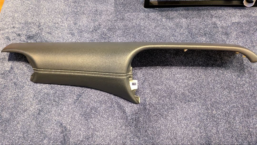 美品 トヨタ純正 アクアG's ダッシュボード前パネル インパネ 助手席前パネル