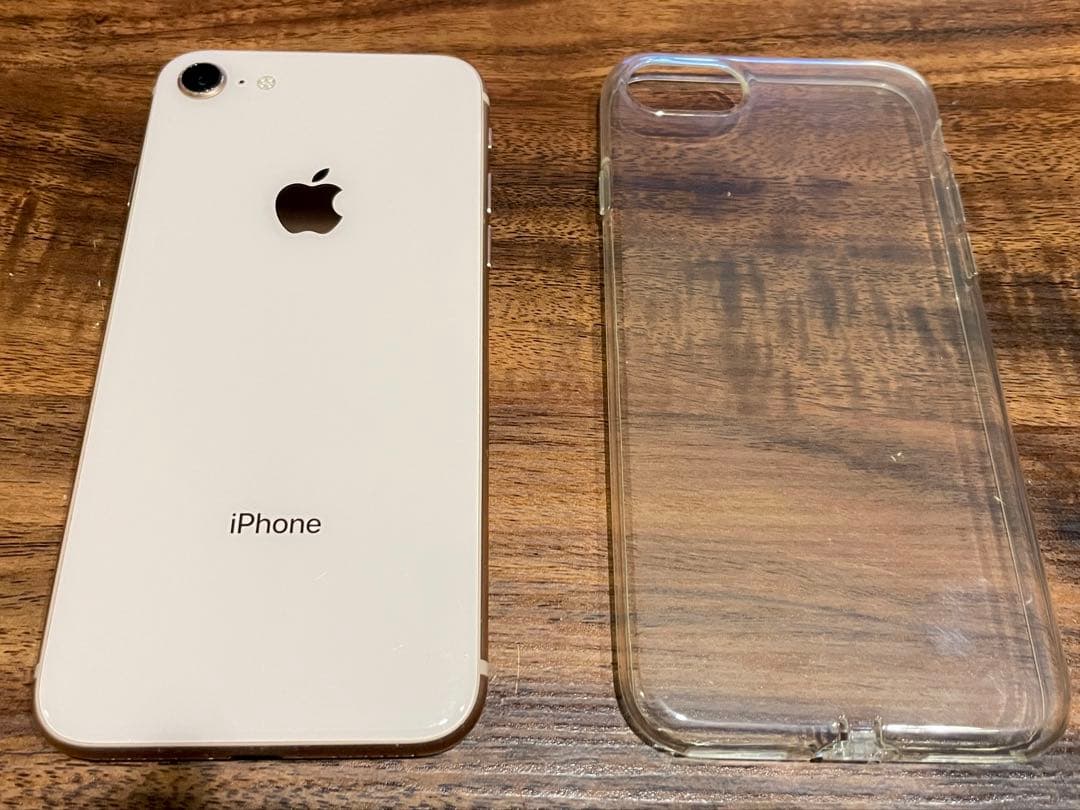 【美品】充電セット付き iPhone 8 ゴールド 64GB 本体 ケース付き