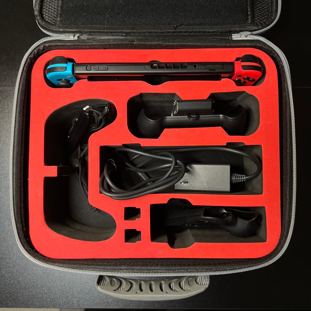 【ドッグなし】専用ケース付きSwitch 本体