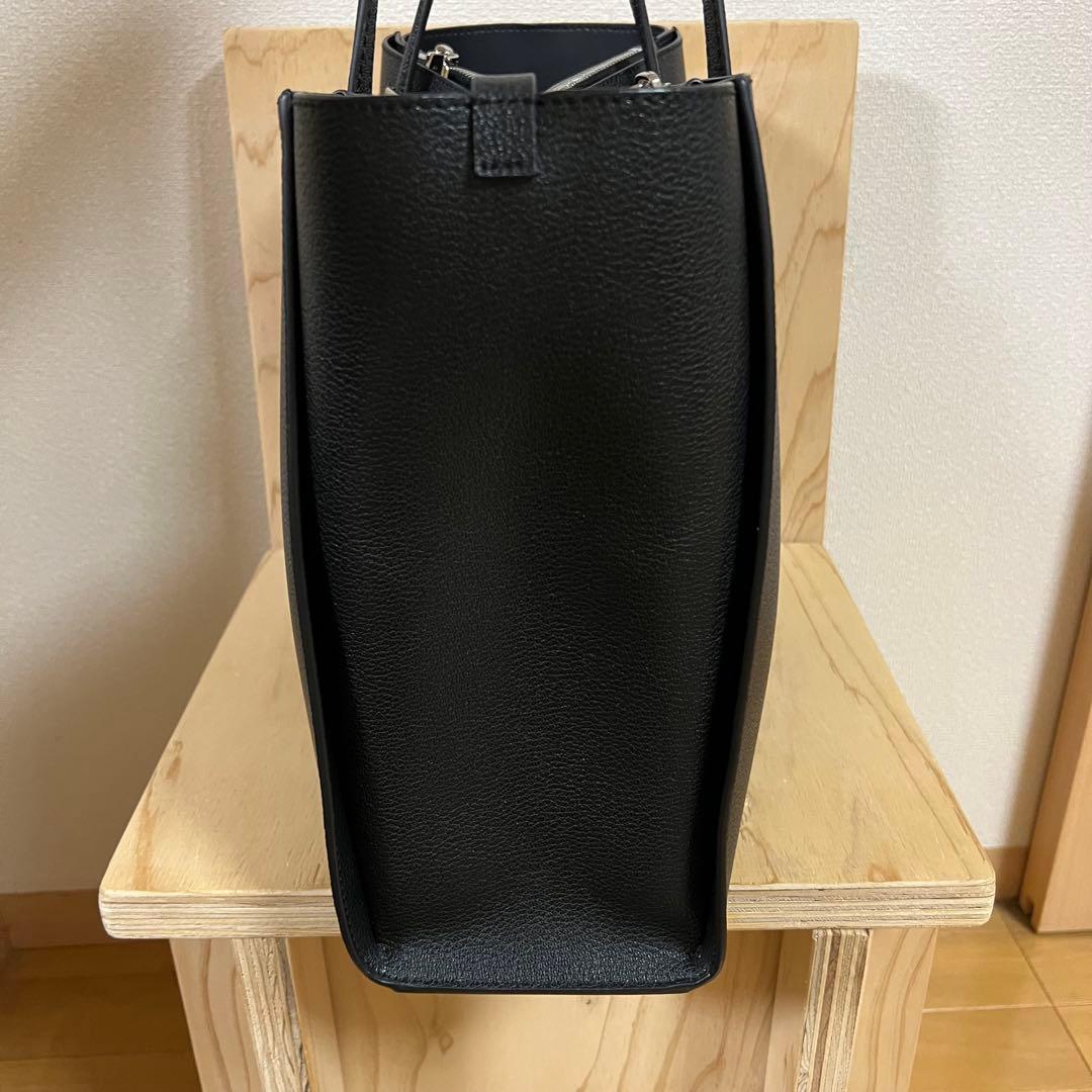 CHARLES & KEITH ブラックトートバッグ