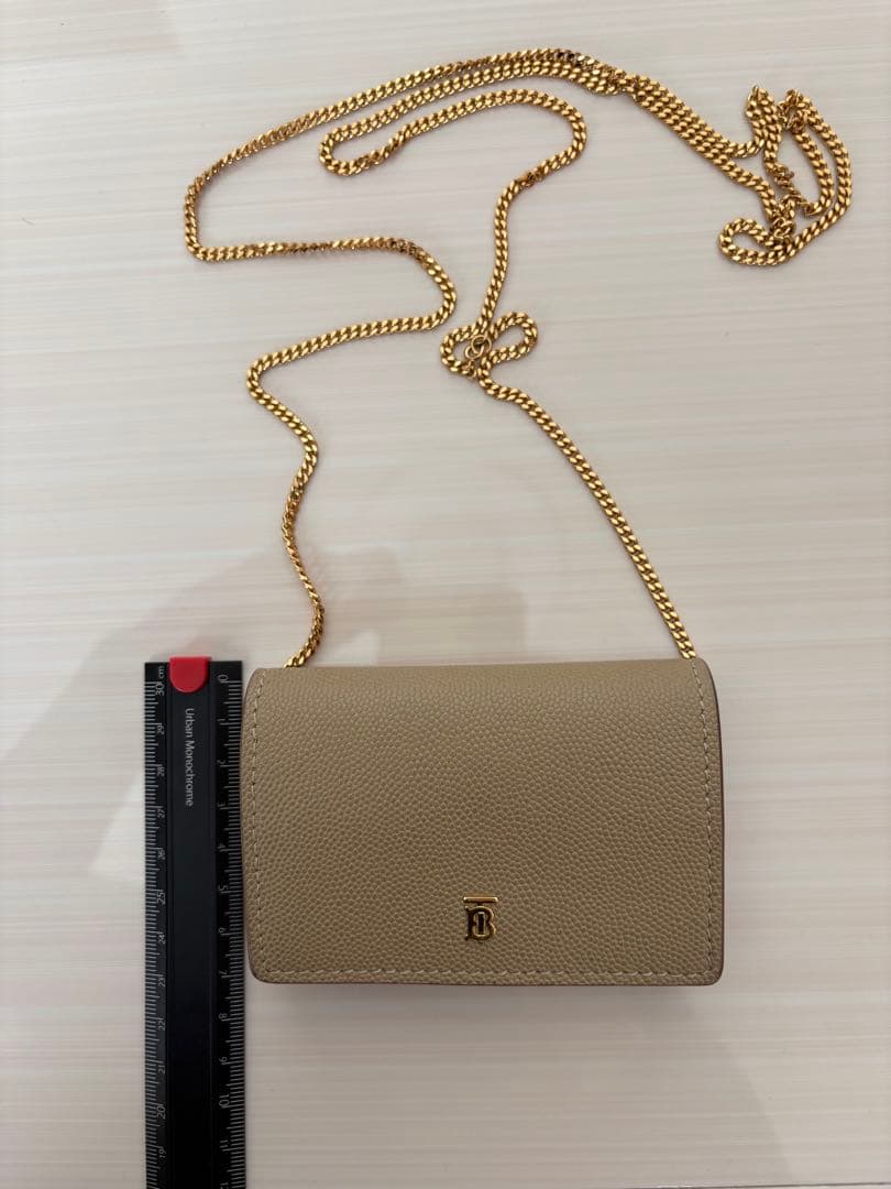 Burberry TB チェーンウォレット（レザー）