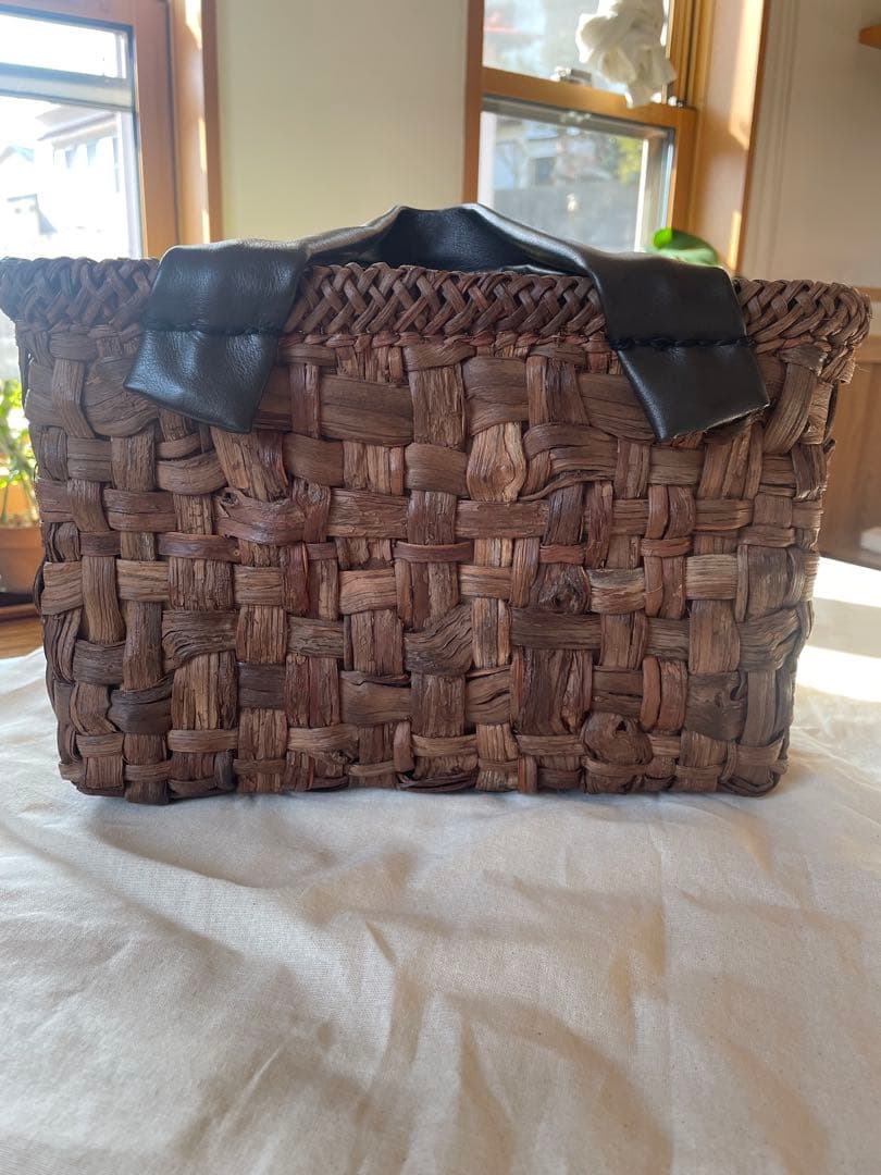 山葡萄製　編みトートバック