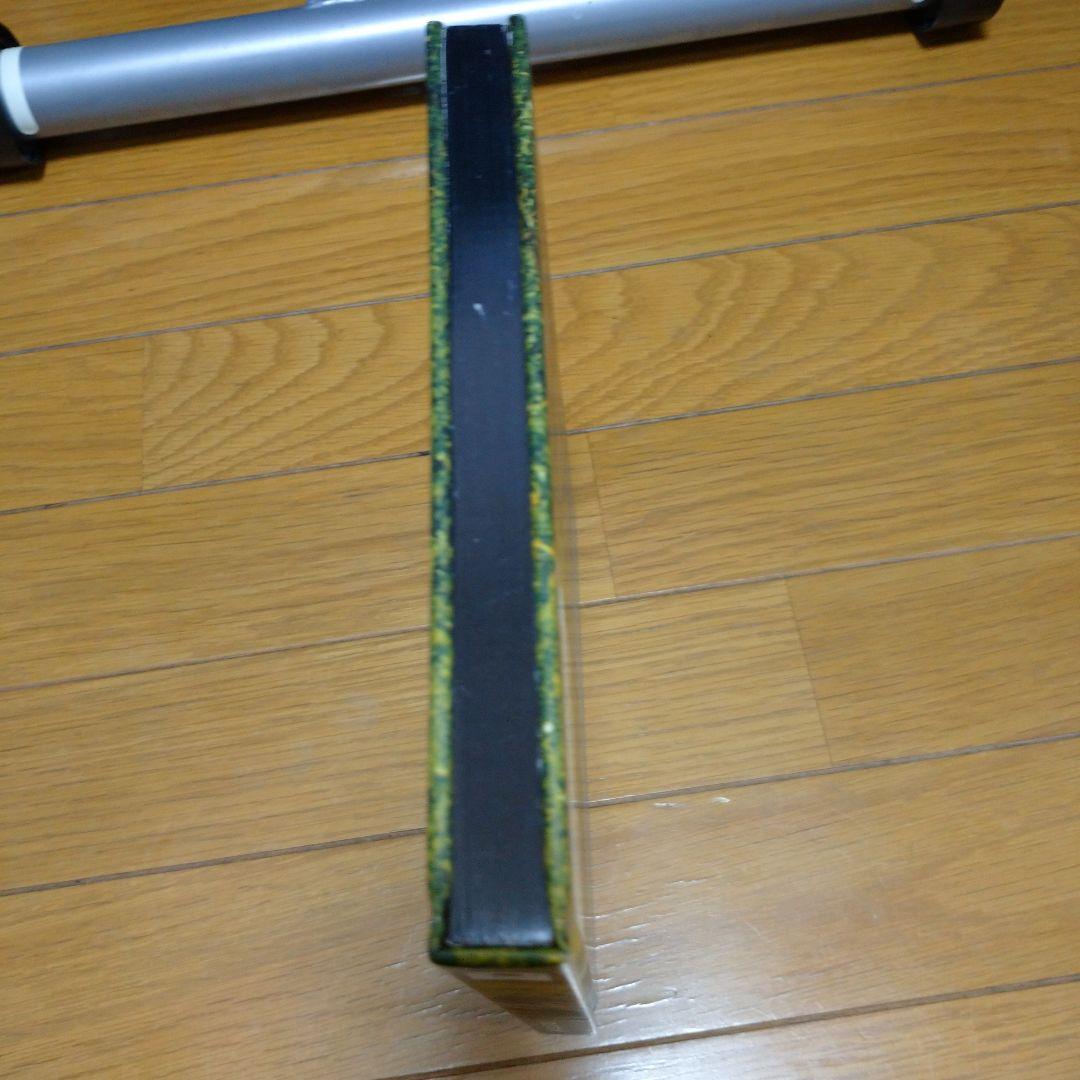 流*山様 SATELLITES Jonas Bendiksen